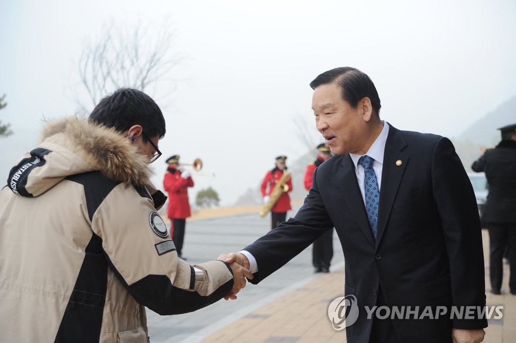 사회복무요원 격려하는 기찬수 병무청장