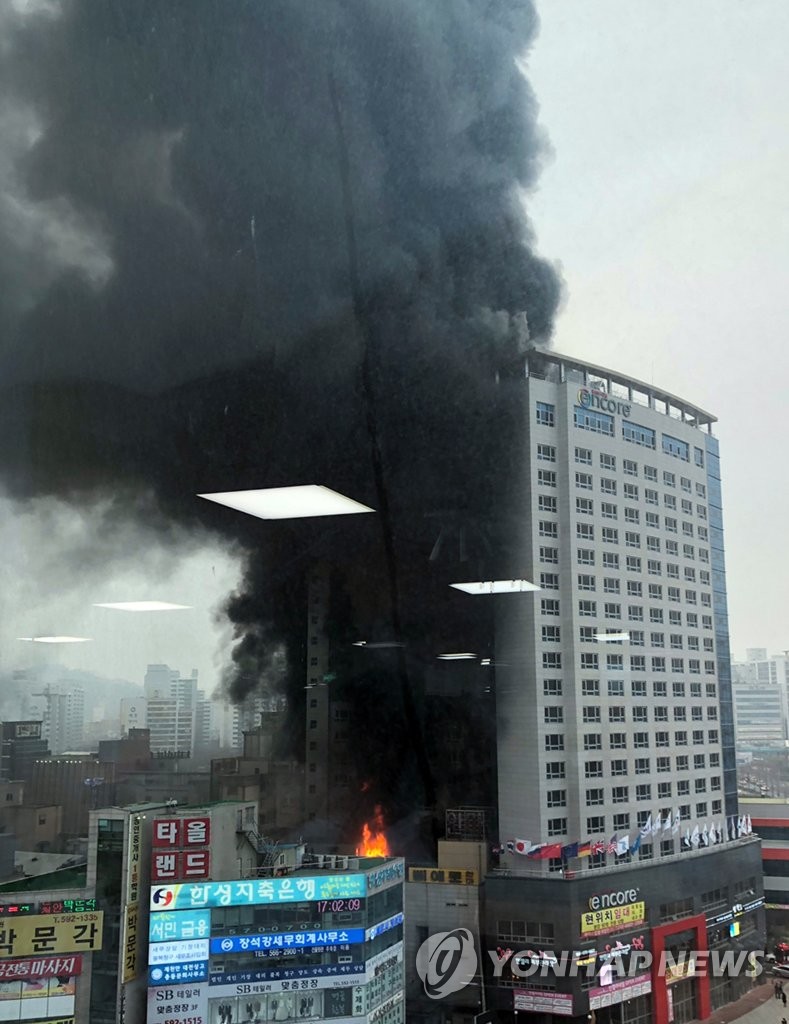 韓国中部のホテルで火災 数人搬送 韓国中部のホテルで火災 数人搬送