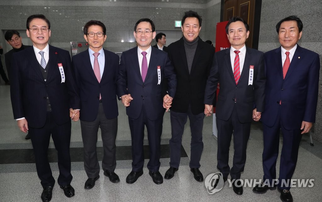 손 맞잡은 한국당 당 대표 후보군