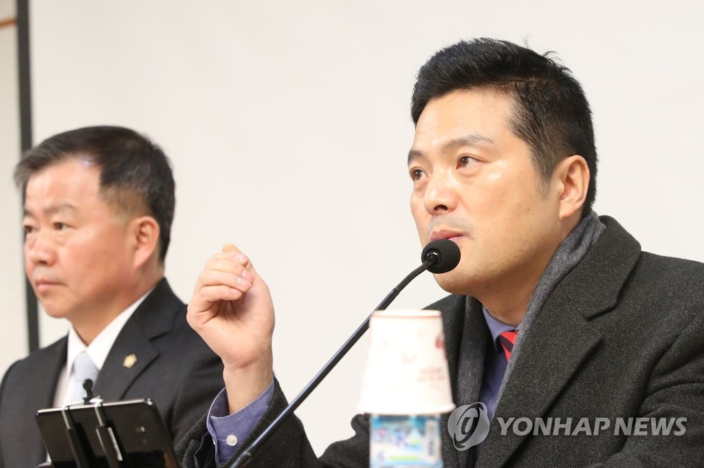추가 폭로하는 나선 김 전 수사관