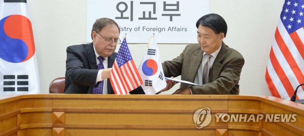 S. Korea, U.S. sign defense cost deal S. Korea, U.S. sign defense cost deal