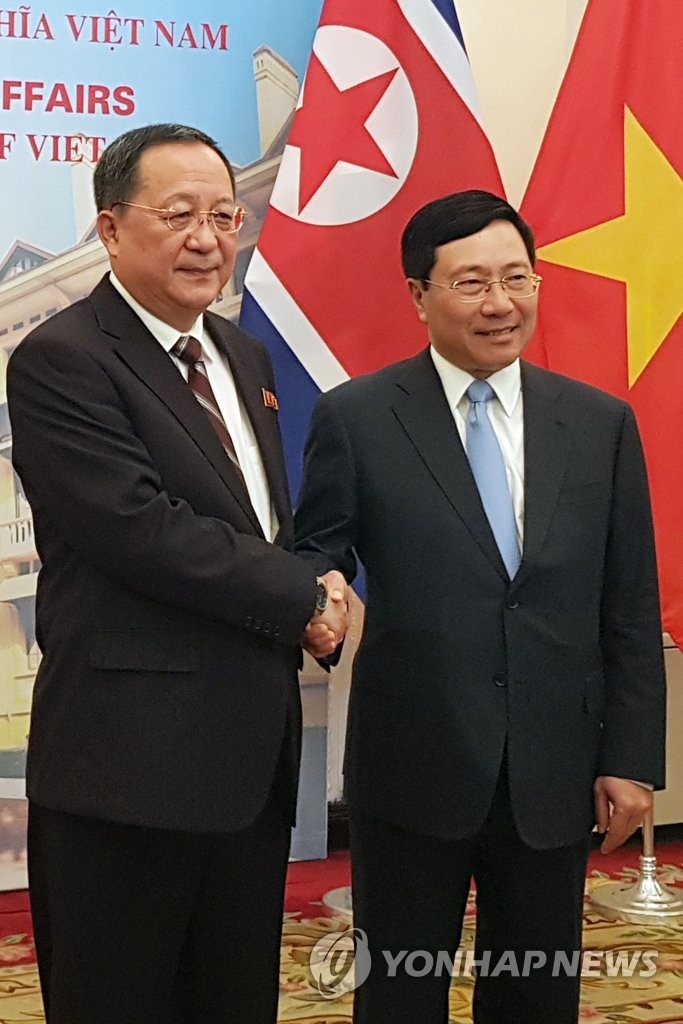 베트남 외교장관, 의전장 대동 방북