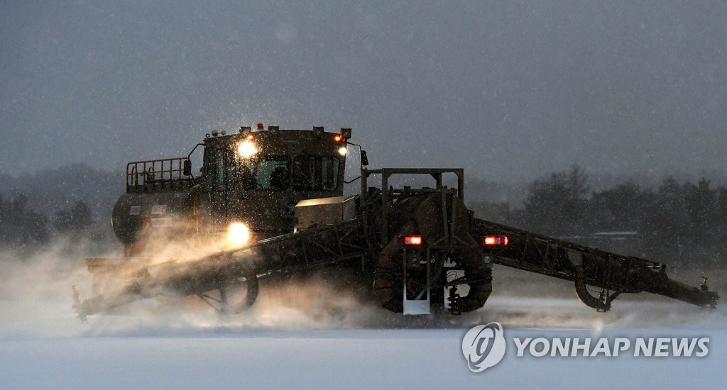 '폭설에도 영공 방위 빈틈없게'