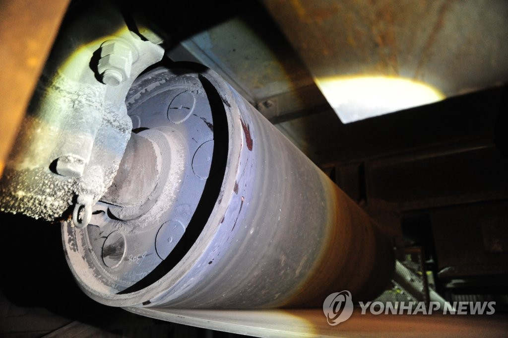 사망사고 발생한 현대제철 작업현장, 컨베이어벨트 폴리에 남은 혈흔.