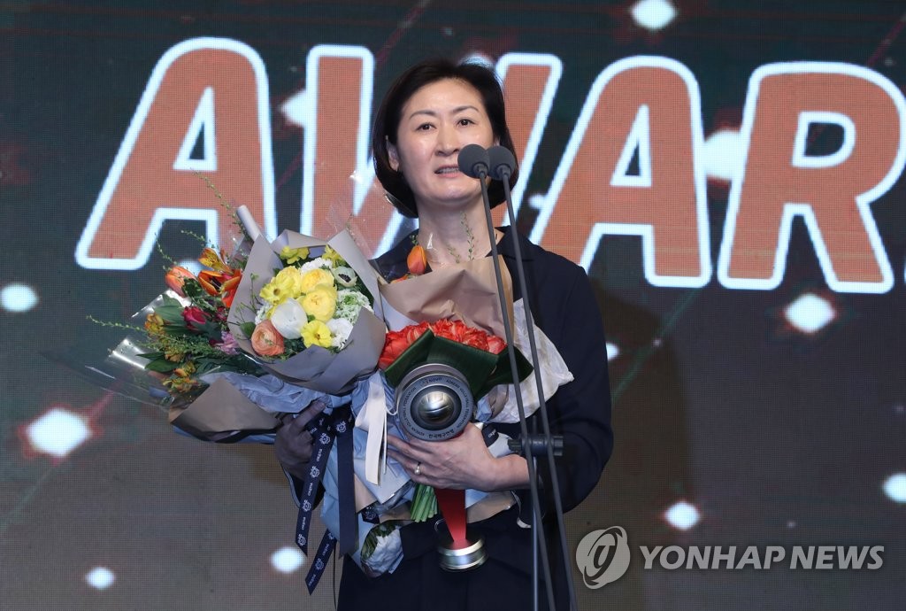 여자 감독상에 박미희