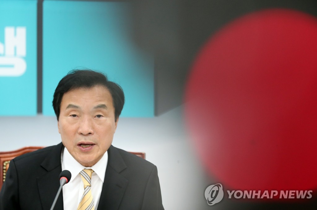 기자간담회 발언하는 손학규 대표