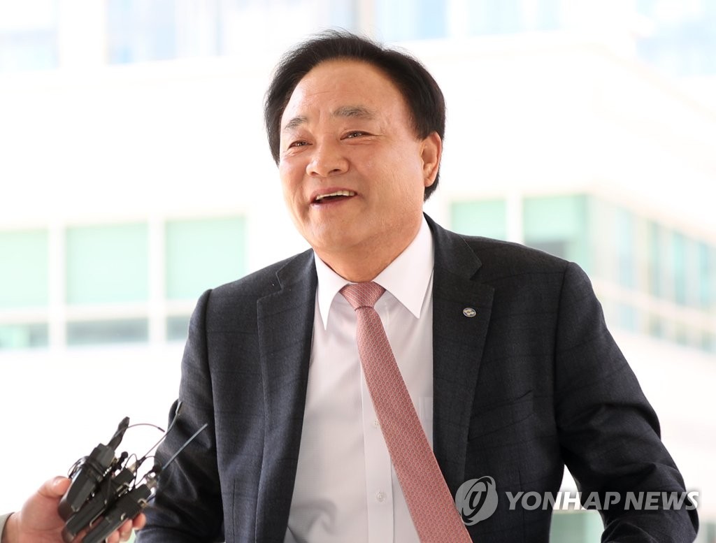 '불법선거 운동 혐의' 임준택 수협중앙회장 해경 소환