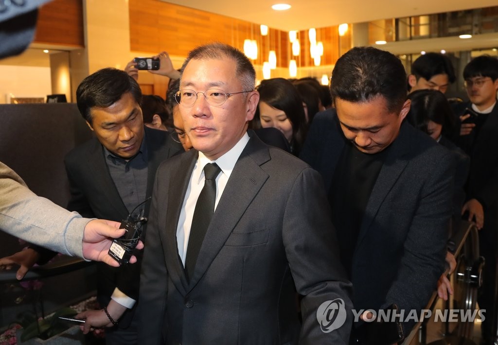 Mourning Korean Air CEO's death Mourning Korean Air CEO's death