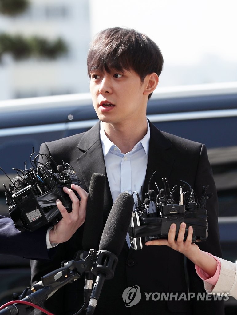 Singer grilled over alleged drug use Singer grilled over alleged drug use