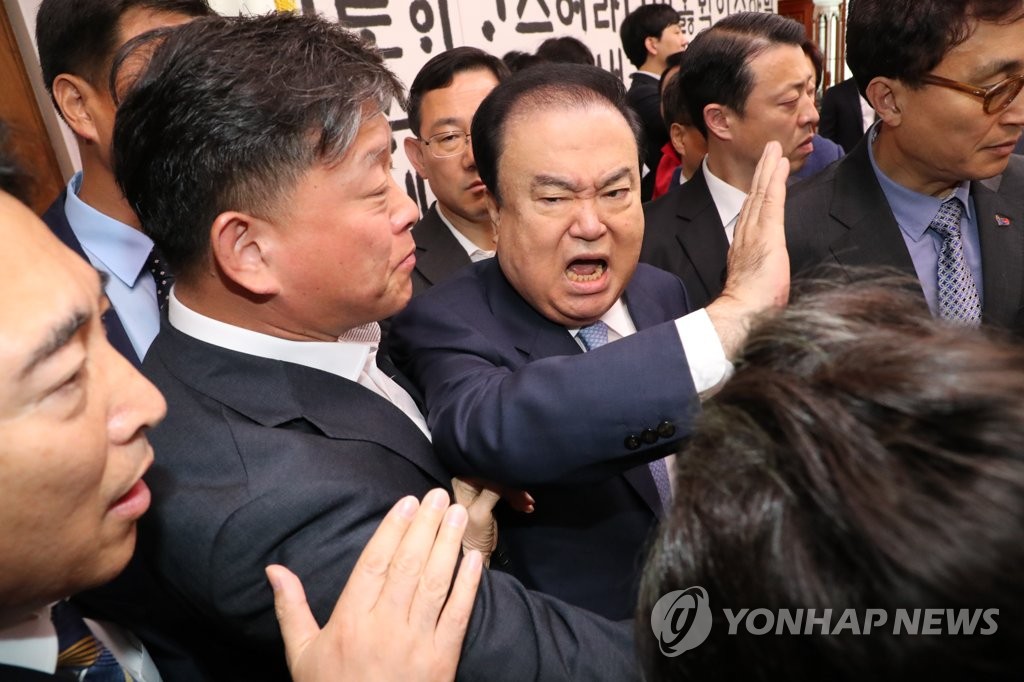 Bickering over fast-track bills Bickering over fast-track bills