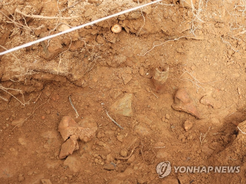 화살머리고지서 6·25전쟁 전사자 추정 유해 추가 발굴