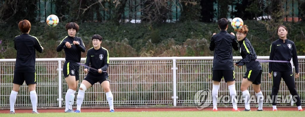 오전 훈련하는 여자 축구 대표팀
