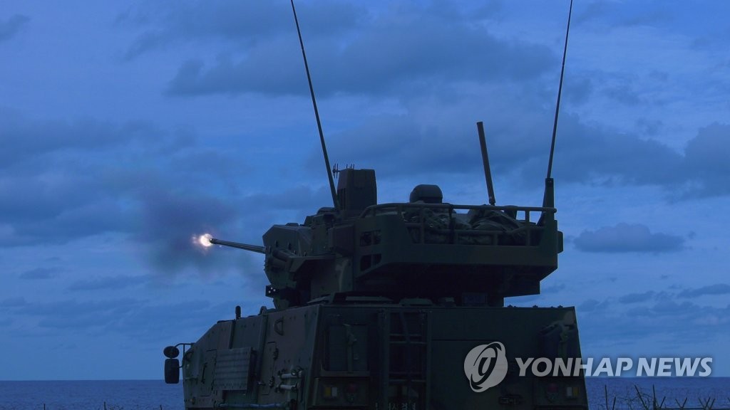 명중률 사격시험 중인 30mm차륜형대공포