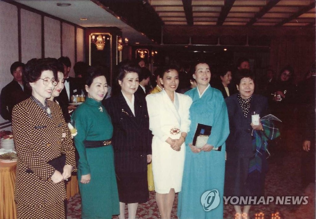 이미자 30주년 리셉션 참석한 이희호 여사
