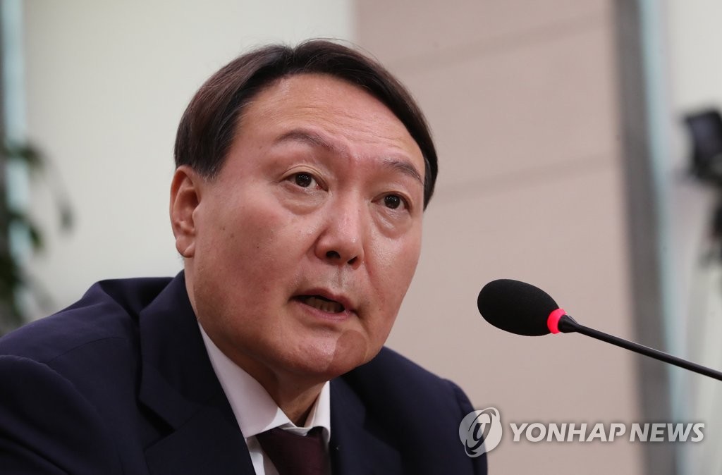 답변하는 윤석열 후보자