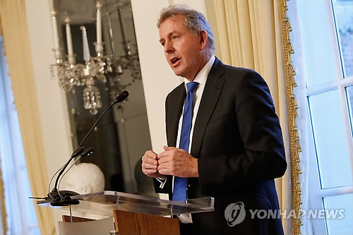 '美 행정부 폄하'했다가 사임한 대럭 주미 영국대사