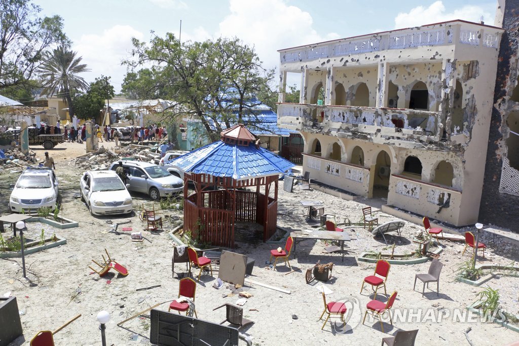 폭탄테러·총격전 벌어진 소말리아 호텔 피해 현장