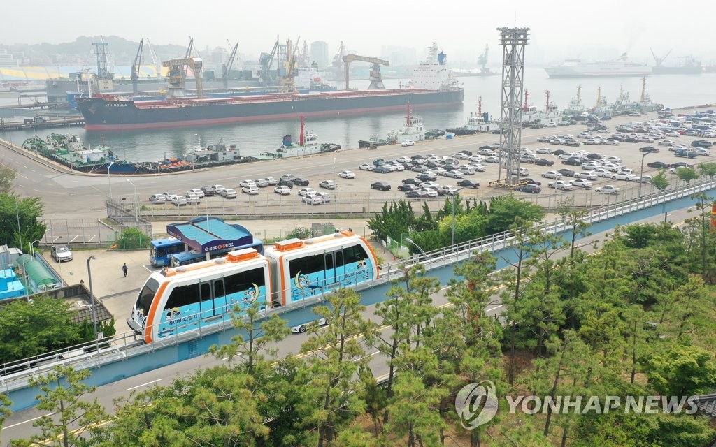 시험 운행되는 월미바다열차