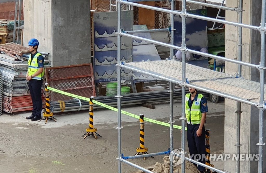 속초 아파트 공사용 승강기 추락현장 통제