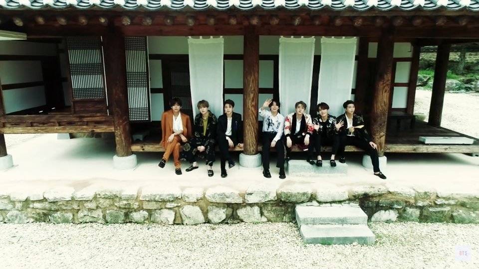 BTS, 완주 한옥마을 배경 '썸머 패키지' 영상 공개