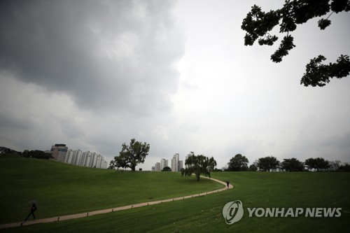 구름 낀 하늘