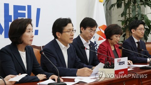 발언하는 황교안 대표