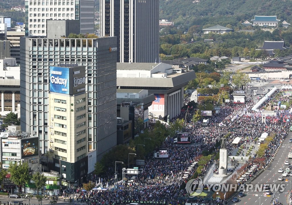 주말 광화문광장 자유한국당 집회 인파