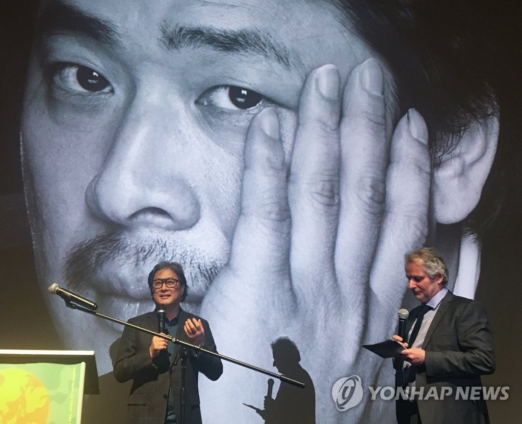 Park Chan-wook recibe un premio en un festival de cine noruego Park Chan-wook recibe un premio en un festival de cine noruego