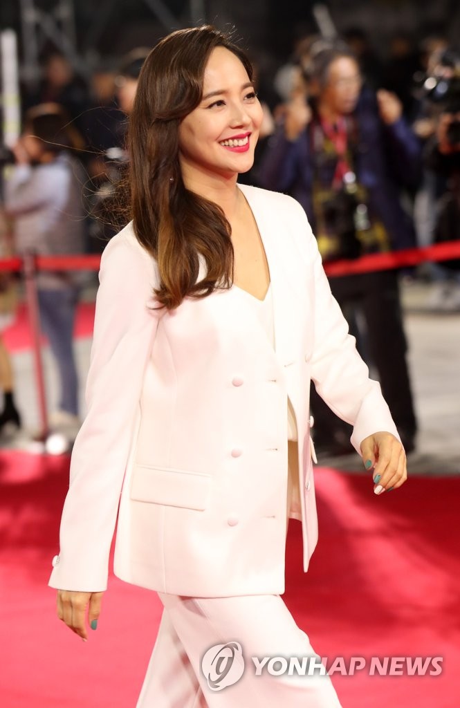 유진, 순백 매력 발산