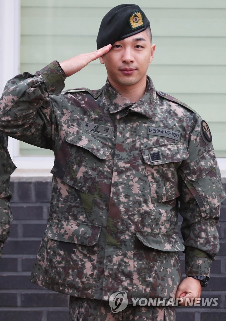 Taeyang discharged from military Taeyang discharged from military
