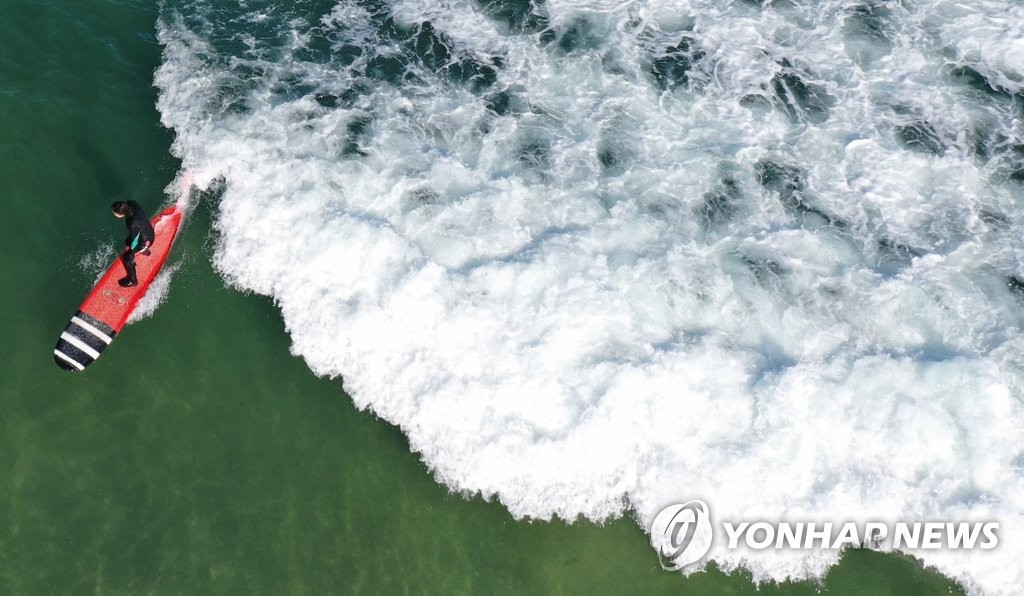'겨울 바다 매력 속으로'