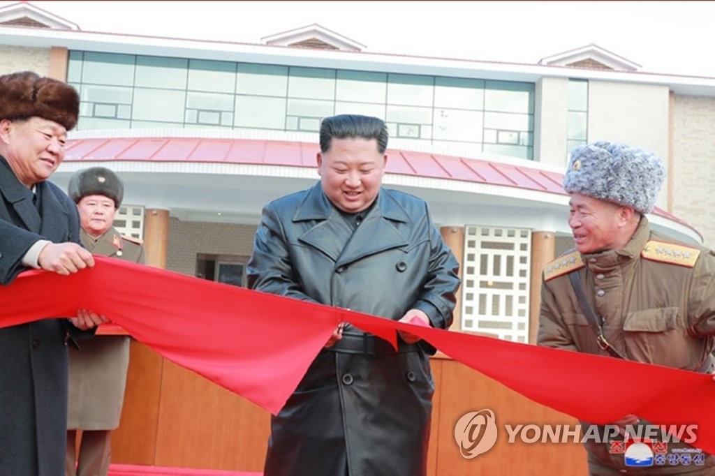 金正恩氏 温泉施設の完工式に出席 金正恩氏 温泉施設の完工式に出席