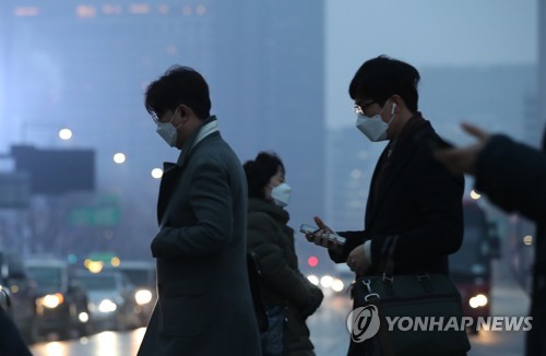 '잿빛 출근길'