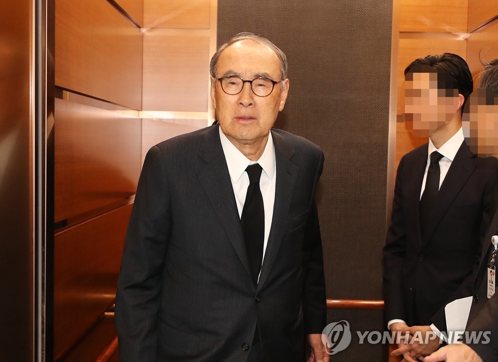 구자경 명예회장 빈소 찾은 이홍구