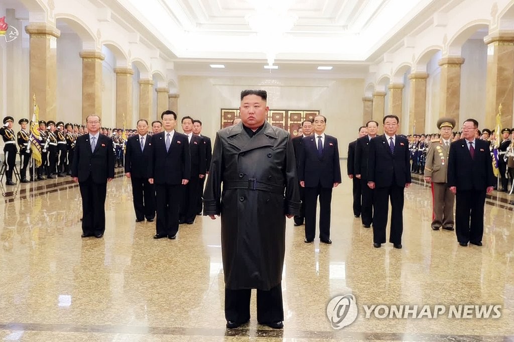 金正恩氏 22日ぶり公の場に姿 金正恩氏 22日ぶり公の場に姿