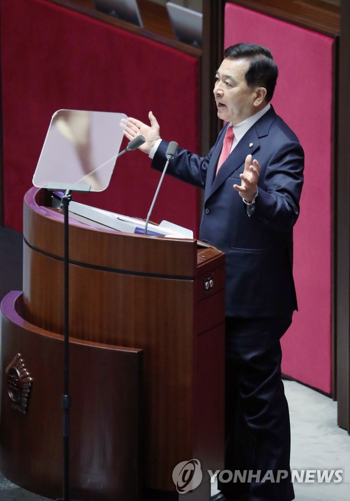 교섭단체 대표 연설하는 심재철 원내대표