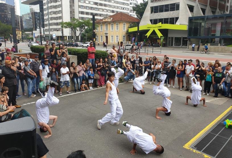 B-boy performance in San Paulo B-boy performance in San Paulo