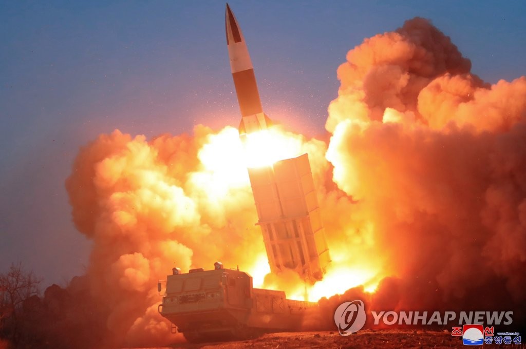 지난 21일 북한 전술유도무기 시범사격훈련