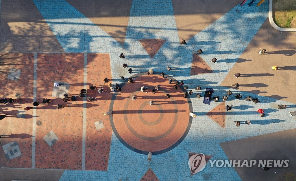 '끝 모를 소상공인들의 기다림'