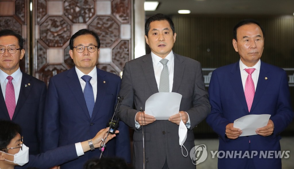 원구성 관련 성명 발표하는 미래통합당 3선 의원들