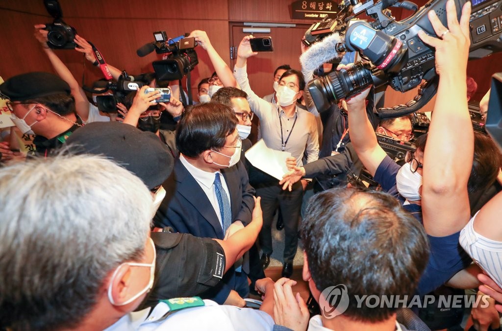 인천국제공항공사 정규직 전환 논란