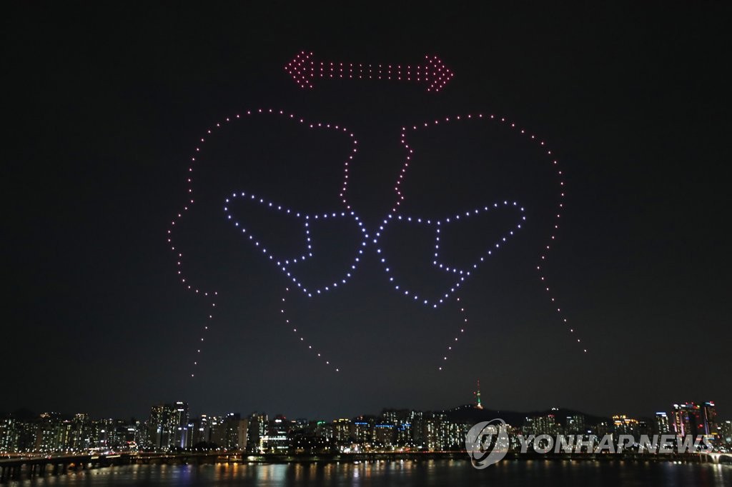 서울 상공에서 펼쳐지는 사회적 거리두기