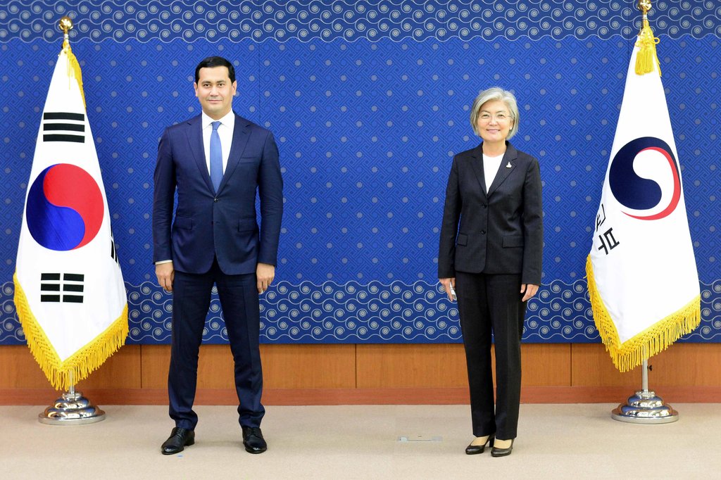 El vice primer ministro de Uzbekistán en Seúl El vice primer ministro de Uzbekistán en Seúl