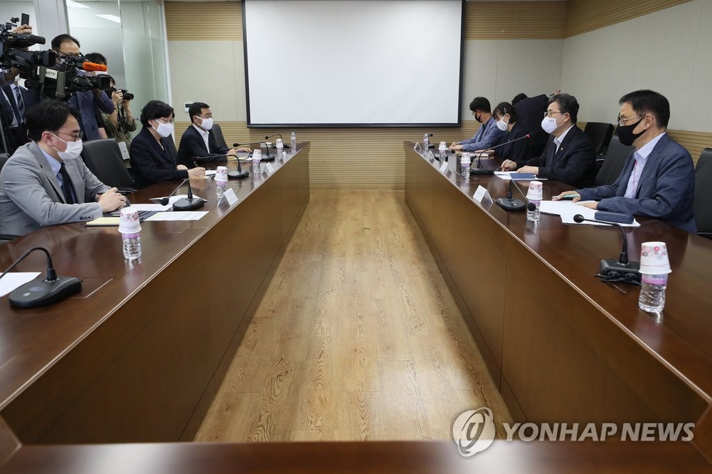 Meeting on triathlete's suicide Meeting on triathlete's suicide