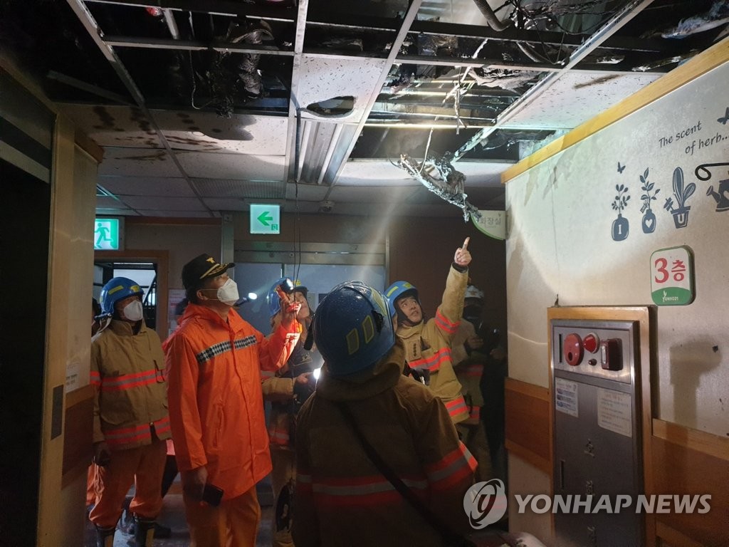 마재윤 전남소방본부장 고흥 화재 현장 조사
