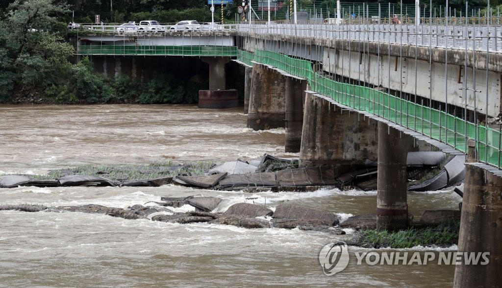 韓国北部のダム付近で3隻転覆 7人不明 韓国北部のダム付近で3隻転覆 7人不明