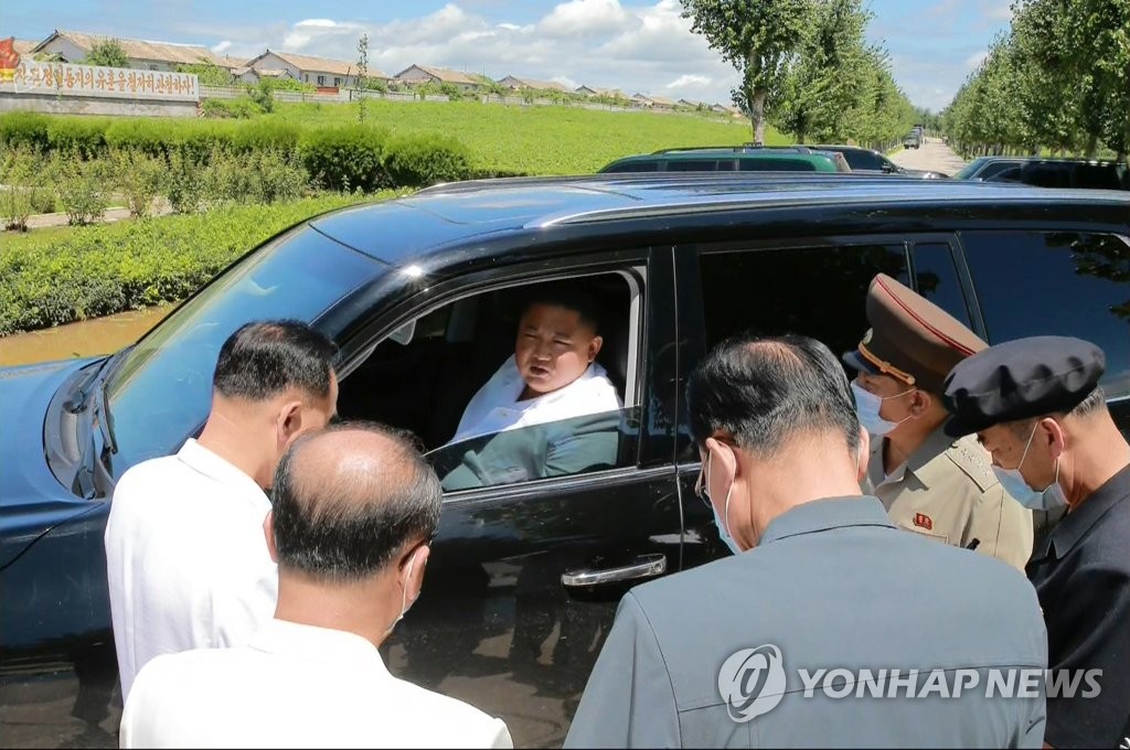 金正恩氏 運転席から指示 金正恩氏 運転席から指示