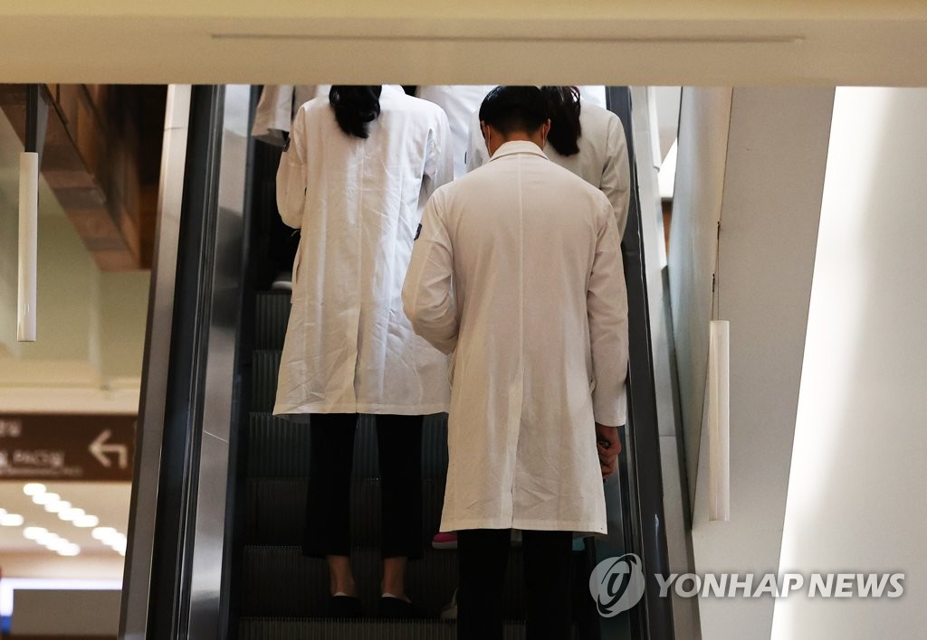 '집단 휴진' 전공의 복귀
