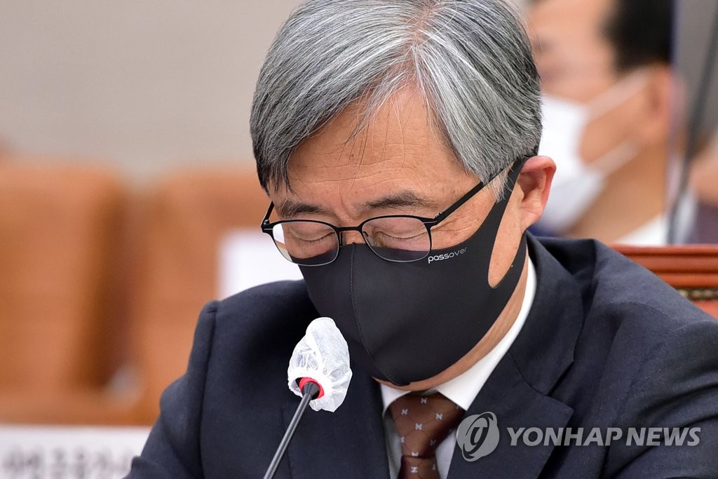 생각에 잠긴 최재형 감사원장
