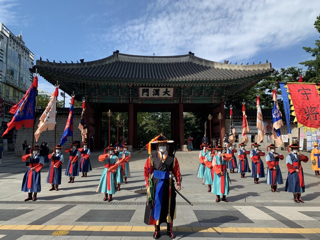 Royal guard changing ceremony resumes Royal guard changing ceremony resumes